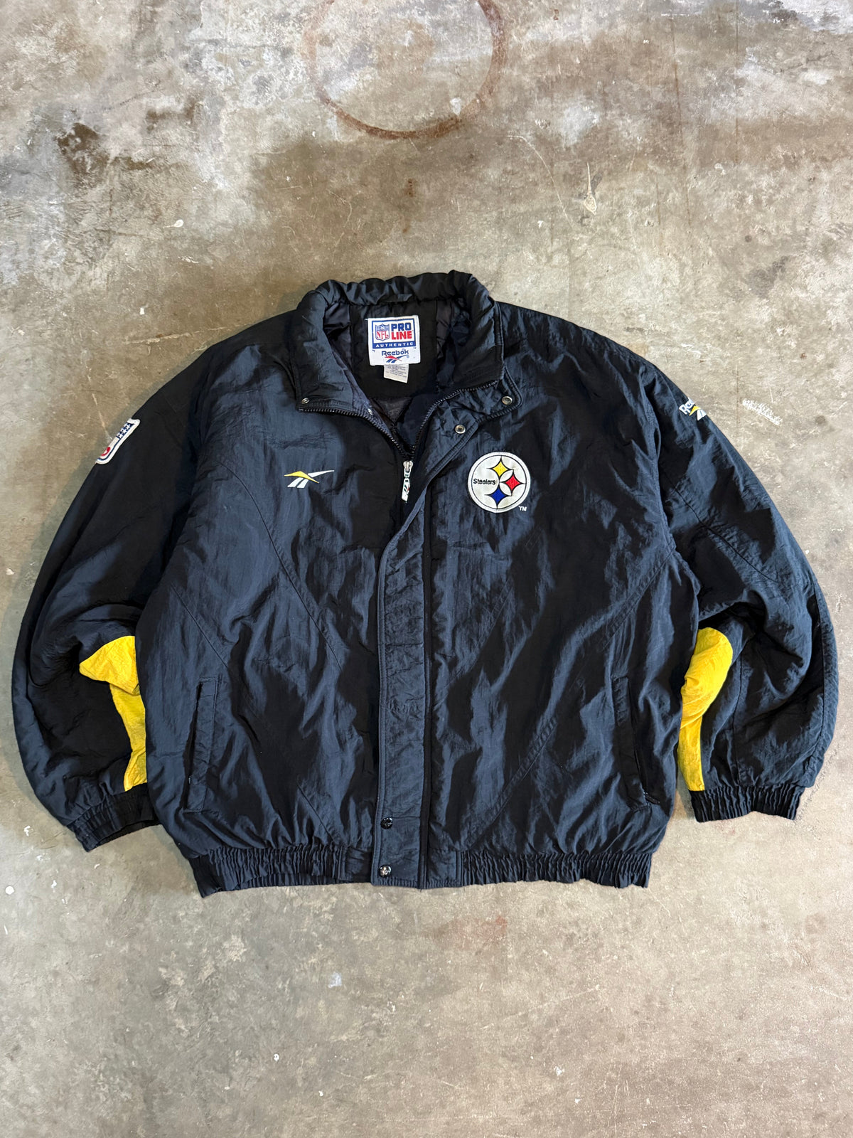 1990s Pittsburgh Steelers Reebok Puffer Jacket (Large)