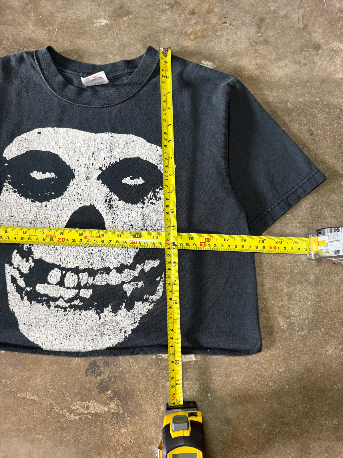 2000s Faded Misfits Cropped Band Tee (Small)