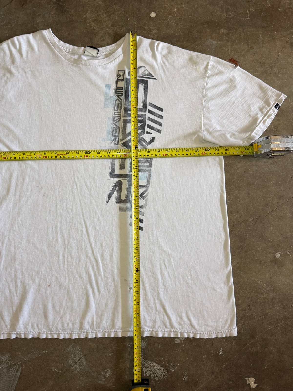 2000s Distressed Quiksilver Surf Tee (X-Large)