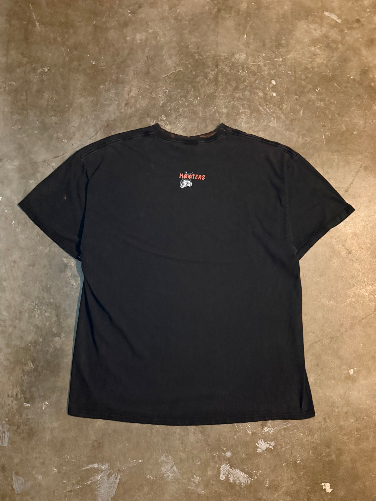 1990s Faded Hooters Girls Dig Me Tee (XX-Large)