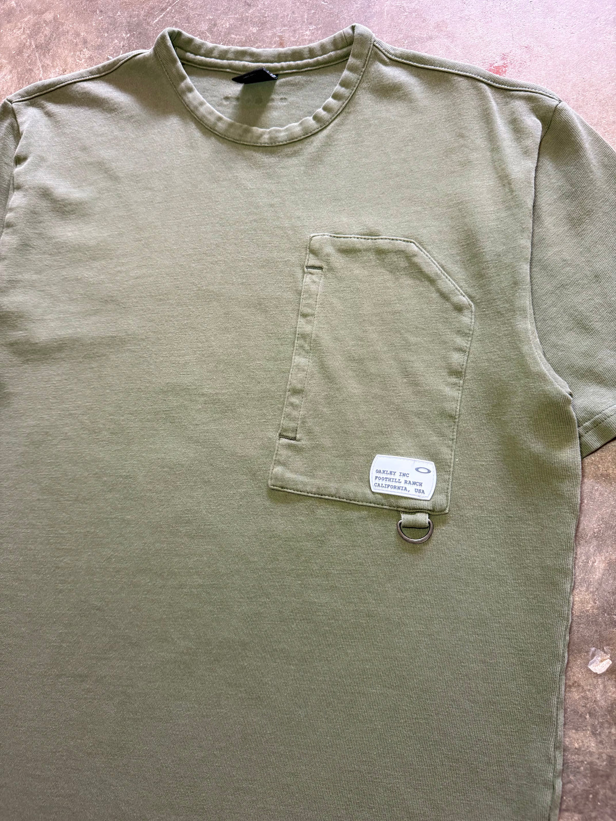 2000s Olive Tactical Oakley Tee (Medium)