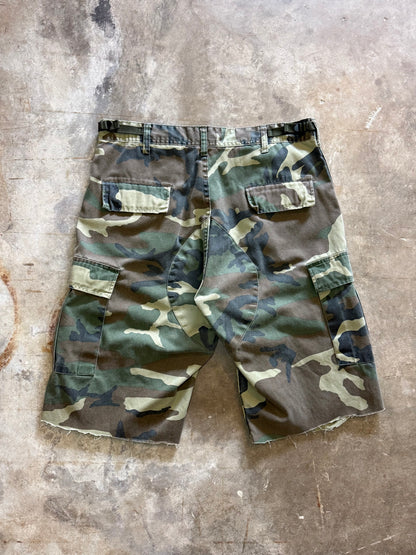 1990s Baggy Camo Cargo Shorts (34)